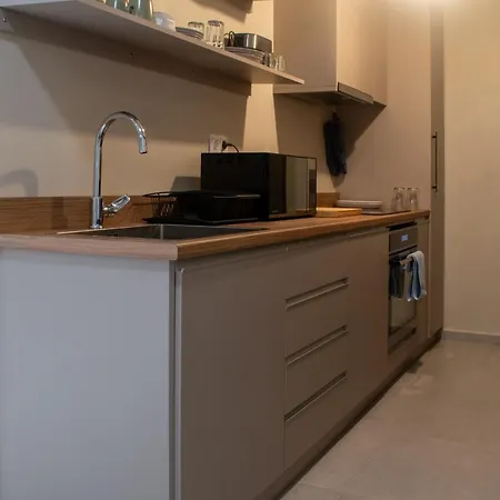 Eden Apartment *